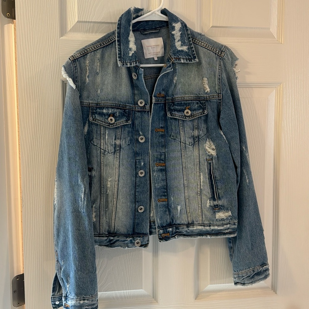 Women’s Zara distressed denim jacket